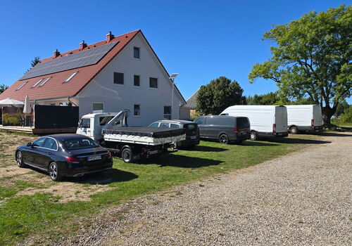 an einem Ort - 2 Monteurswohnungen und kostenfreie Parkplätze in der Nähe von Wismar